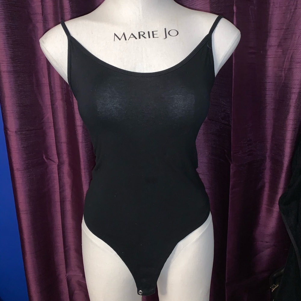 Black Tank Oneszie